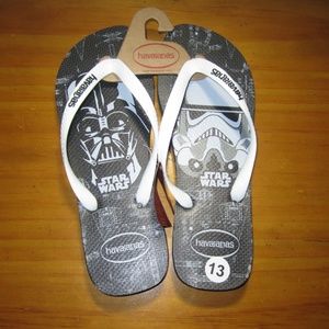 Hold>Havaianas Star Wars Darth Vadar Flip Flops